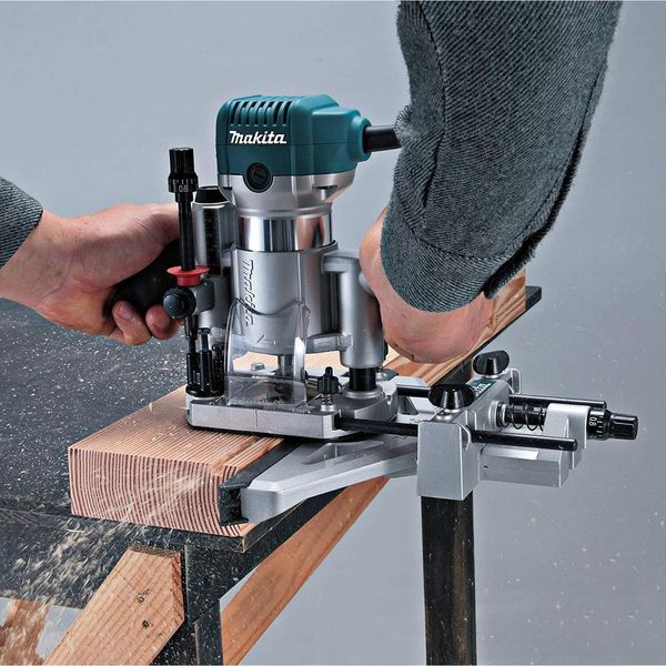 Электрический ручной столярный фрезер по дереву MAKITA RT0700CX2J 710 Вт, 6-8 цанга 30000 об/мин RT0700CX2J фото