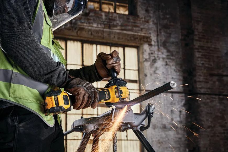 Професійна шліфмашина кутова - болгарка акумуляторна безщіткова DeWALT DCG409NT : без АКБ, диск 125мм (DCG409NT) DCG409NT фото