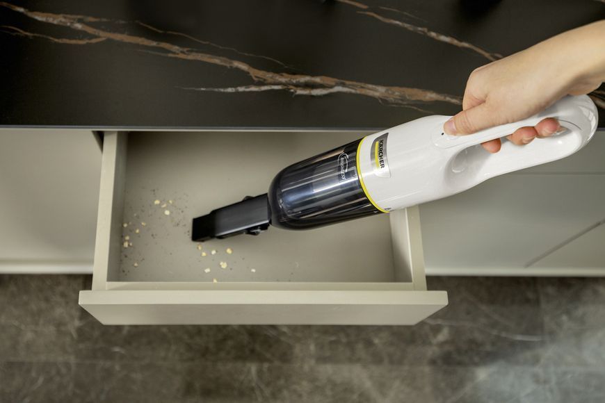 Мощный ручной пылесос аккумуляторный Karcher CVH 2 Premium: с АКБ 7.2V 2.0 Ah, бак 0.15 л 1.198-421.0 фото
