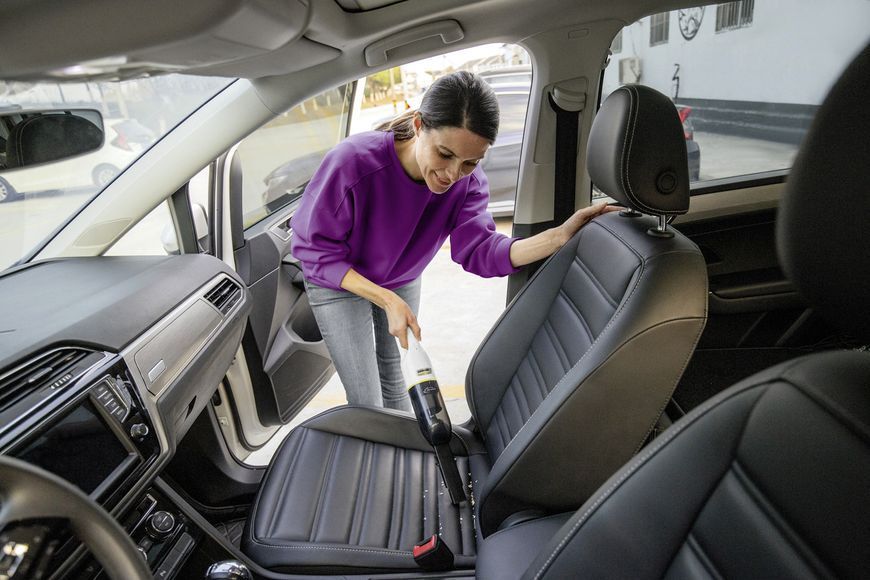 Мощный ручной пылесос аккумуляторный Karcher CVH 2 Premium: с АКБ 7.2V 2.0 Ah, бак 0.15 л 1.198-421.0 фото