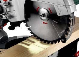 Мощная торцовочная пила Metabo KGS 305 M New : 2.0 кВт, диск 305 мм х 30 мм, 613305000 613305000 фото