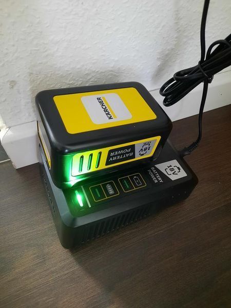 Набор аккумуляторный KARCHER 2.445-063.0 (1акум.18В 5Ач/зарядный) 2.445-063.0 фото