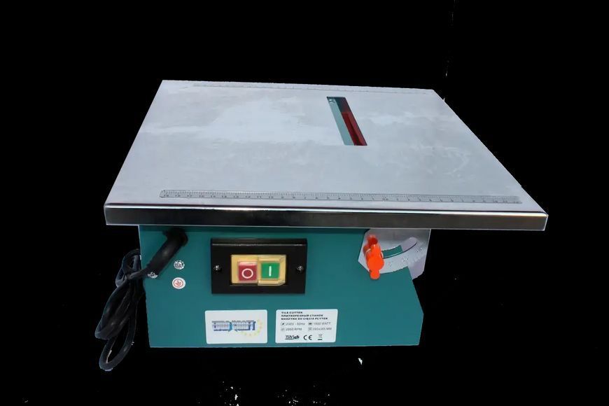 Мощный плиткорез с водяным охлаждением Euro craft sm 201 : 1500 Вт, 180 мм диск, вес 11 кг SM201 фото